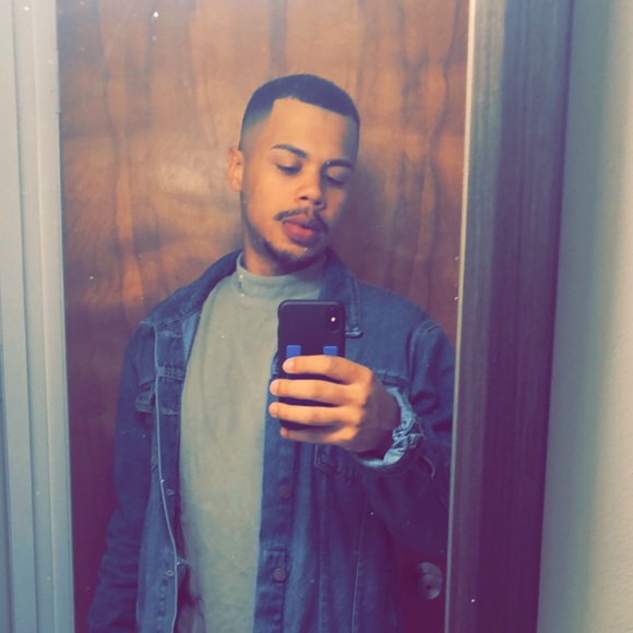 Profile Picture of Mike Ferguson (@mikeferg94) on Poshmark