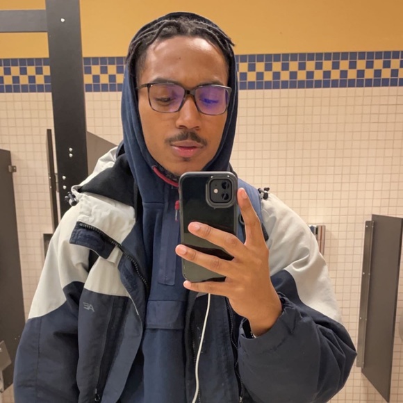 Profile Picture of Justin Hodge (@justinmhodge19) on Poshmark