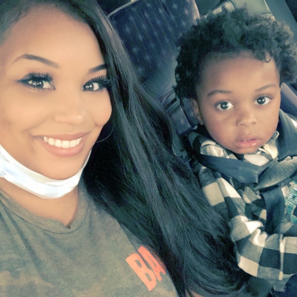 Profile Picture of Latoya Lomack (@latoyasamad) on Poshmark