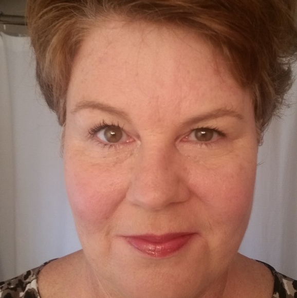 Anne Chalstrom - Poshmark Profile Picture of Anne Chalstrom (@achalstrom) on Poshmark