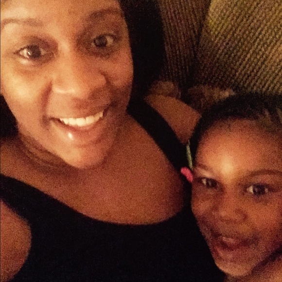 Profile Picture of Mlissa Ervin (@mlissalenea) on Poshmark