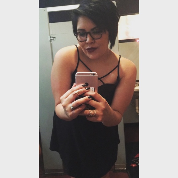 Liz Bearbow - Poshmark Profile Picture of Liz Bearbow (@itslizbearbow) on Poshmark