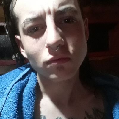 Profile Picture of 𝖍𝖆𝖒𝖒𝖊𝖗 (@alberte_ian) on Twitter