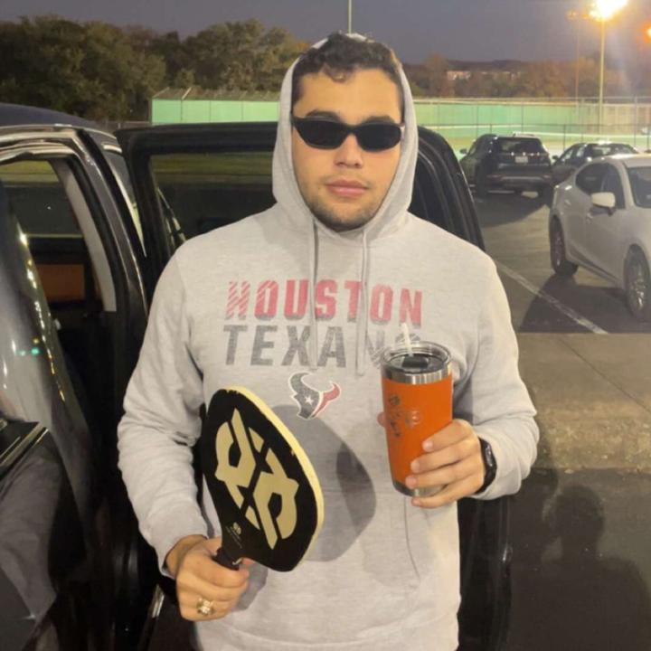 Profile Picture of caleb (@calebguedry) on Tiktok