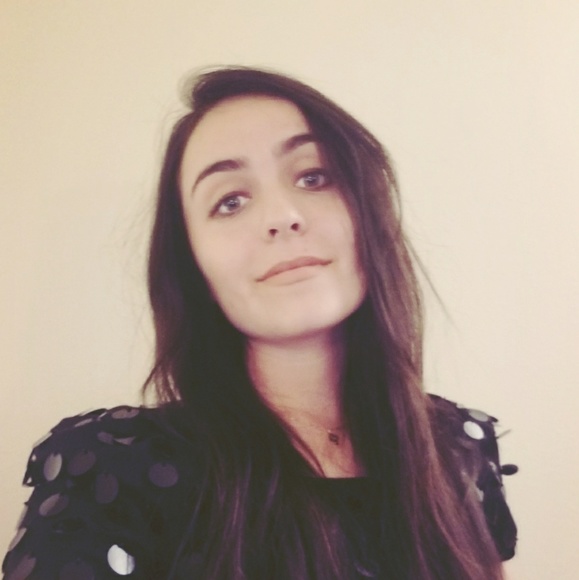 Profile Picture of Quinn Xifo (@quinnxifo) on Poshmark