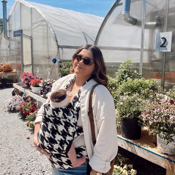 Profile Picture of Gabriella Brockway (@lonzogabriella) on Poshmark