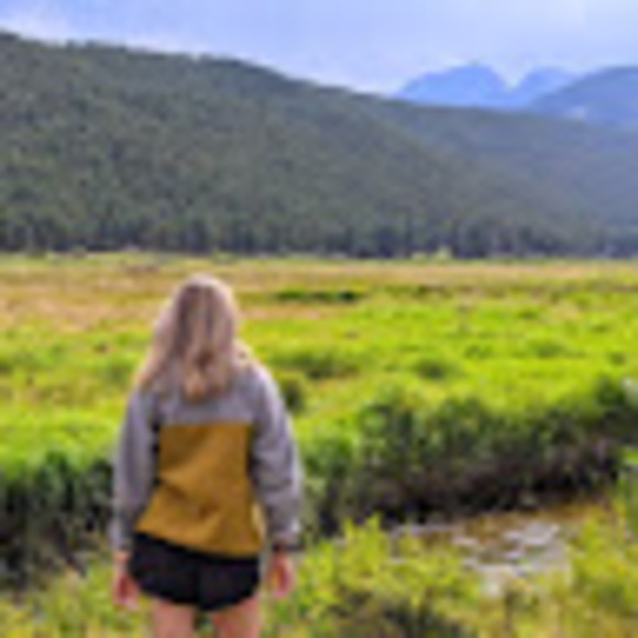 Profile Picture of Alexis Fain (@lefain08) on Poshmark