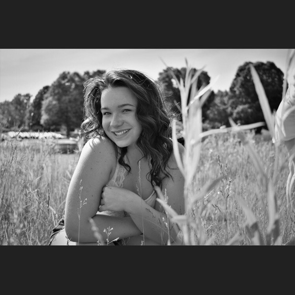 Profile Picture of Natalie Mckendrick (@nataliecmckend) on Poshmark