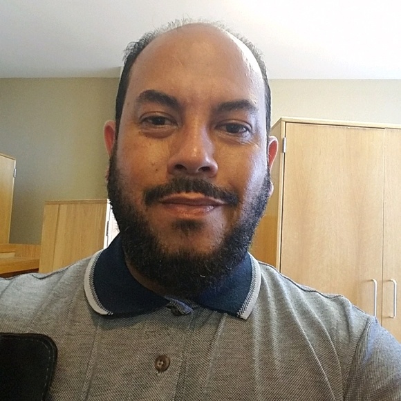 Profile Picture of Edgar Enriquez (@edgarenriquez) on Poshmark