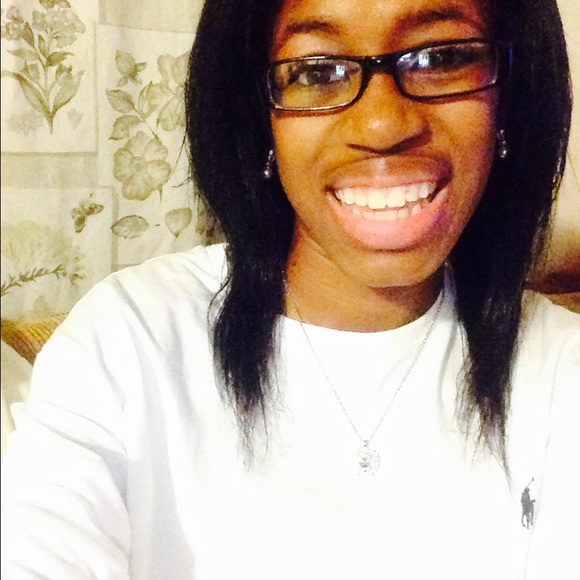 Profile Picture of Mary Pogue (@mayree11) on Poshmark