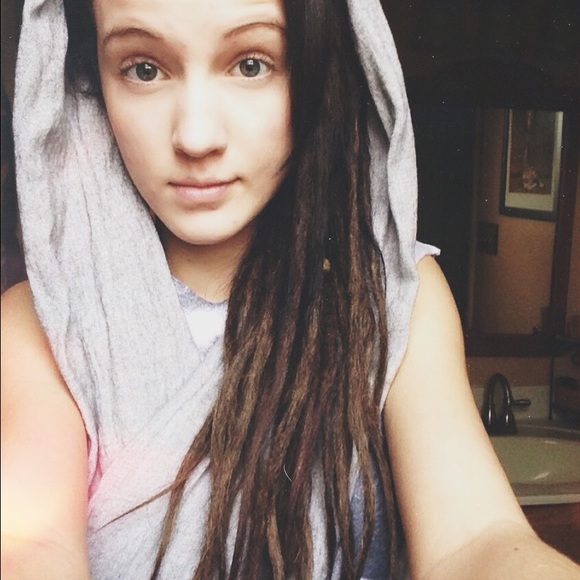 Profile Picture of Julianna Angelo (@littlegoddessa) on Poshmark