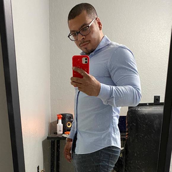 Profile Picture of Alexis Canovas (@seniorapex) on Poshmark