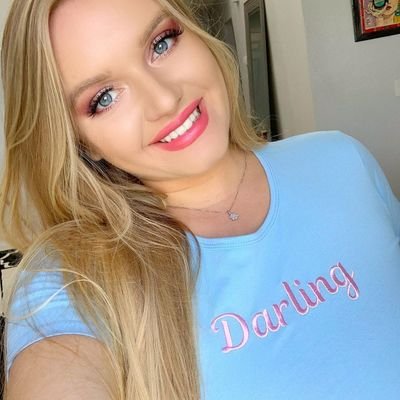Profile Picture of Caroline Wyatt (@Carolin98163961) on Twitter