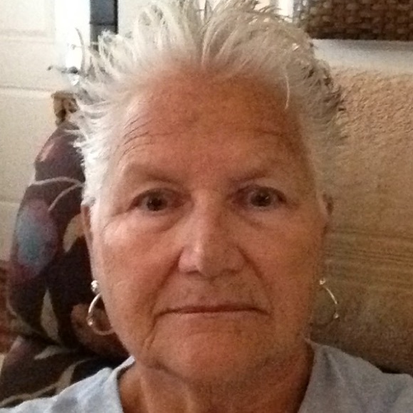 Profile Picture of Lynne Reitnauer (@lreitnauer) on Poshmark