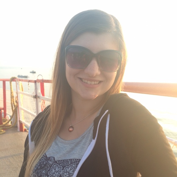 Profile Picture of Torie Fyles (@tfyles) on Poshmark