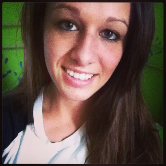 Profile Picture of Danielle Vinette (@daniellevinette) on Poshmark