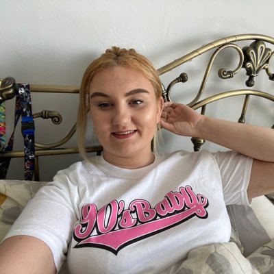 Profile Picture of Lucy-Jane (@LucyjaneLegg1) on Twitter