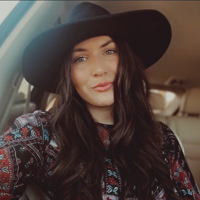 Profile Picture of Heather Alyssa (@AlyssHall) on Twitter