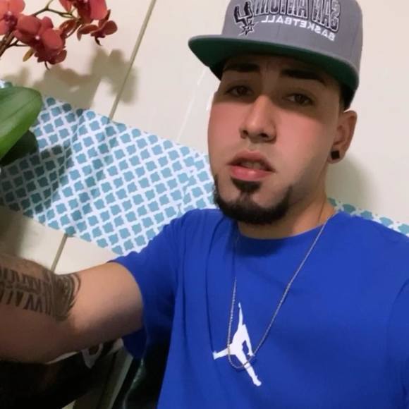 Profile Picture of Alexander Garcia (@kelv2k18) on Poshmark