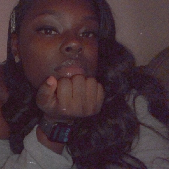 Profile Picture of Cheryllynn Richmond (@cheryllynnr) on Poshmark