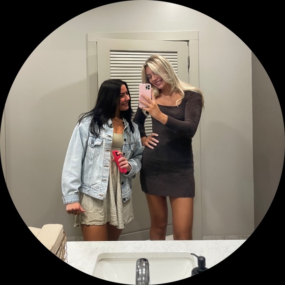 Profile Picture of Haydn Vidic (@hvid) on Poshmark