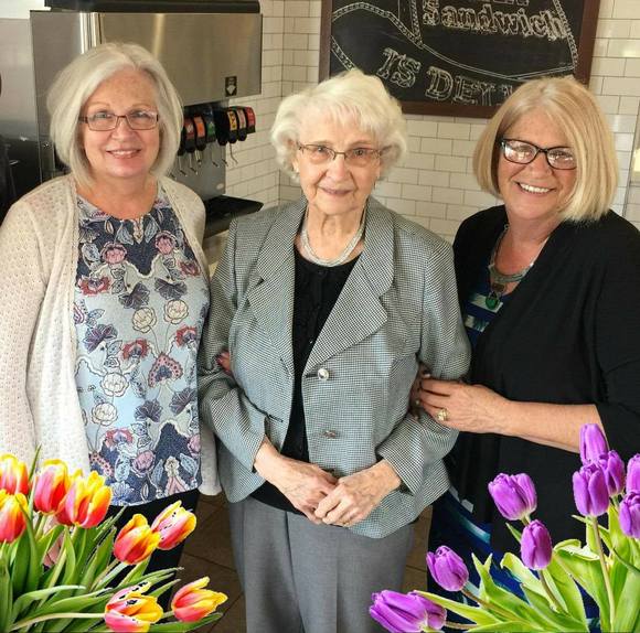 Profile Picture of Kim Craig (@craig_kl_walton) on Poshmark