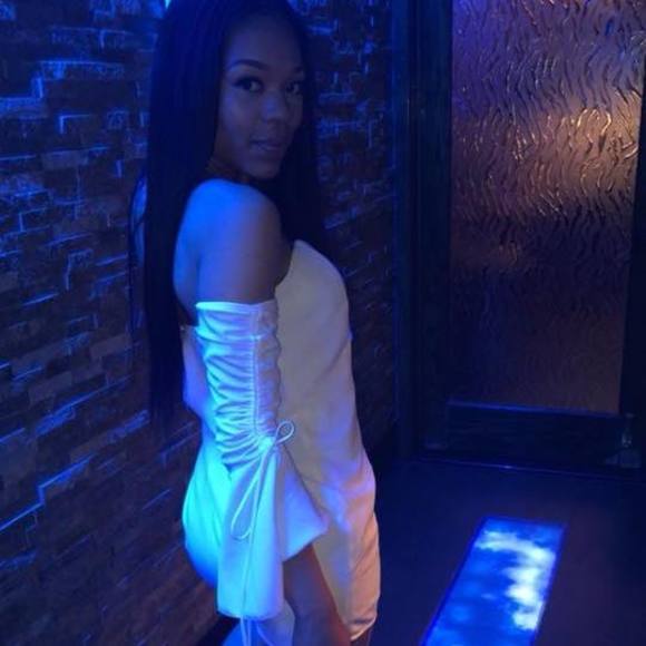 Profile Picture of Tia Dennis (@tia_2gz) on Poshmark