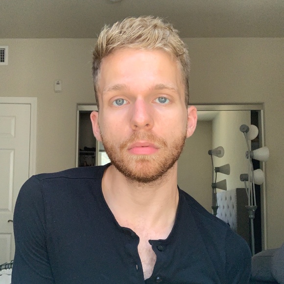 Profile Picture of Andrew Stoker (@astoker584) on Poshmark