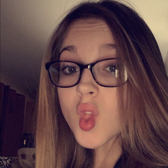 Profile Picture of Mary Divelbiss (@marydivelbiss) on Poshmark