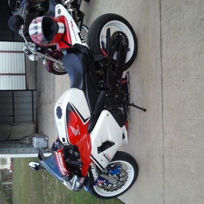 Profile Picture of Jeremy Holiday (@HolidayJeremy) on Twitter