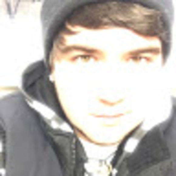 Profile Picture of Andrew Bunn (@andrewbunn46) on Poshmark