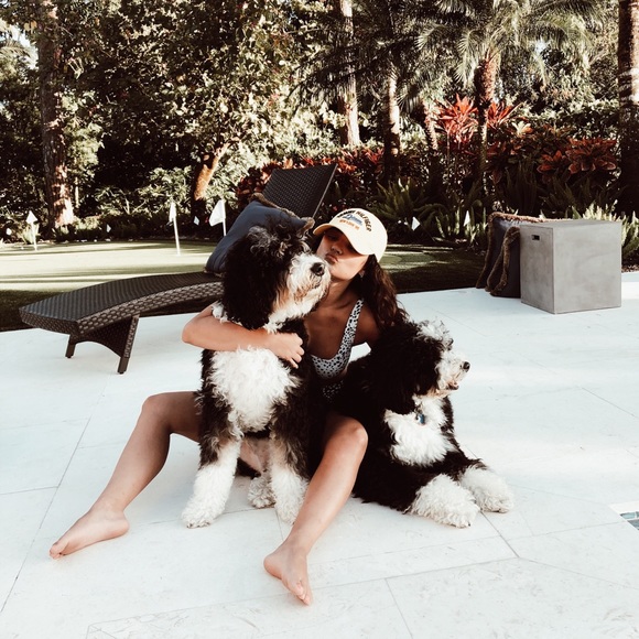 Profile Picture of Ruth Riesenberg (@rrriesenb) on Poshmark