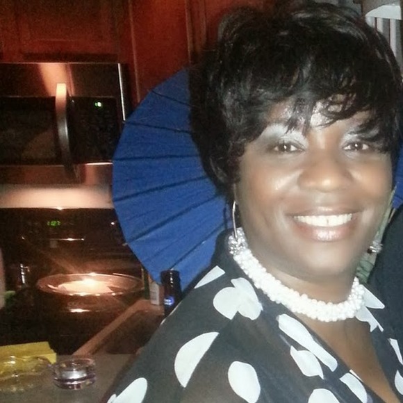 Profile Picture of Octavia Foster (@obbfoster) on Poshmark