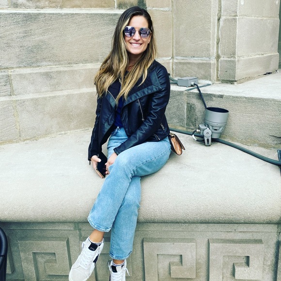 Profile Picture of Lisa Ewers (@misslisa854) on Poshmark