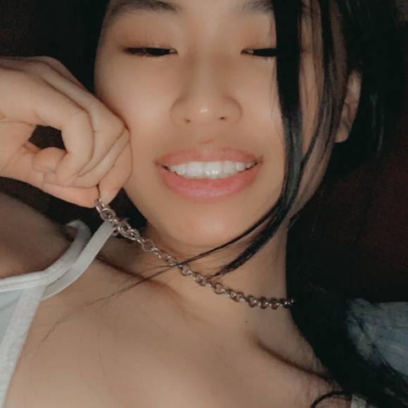 Profile Picture of Lan Lin (@lul_diabetus) on Poshmark