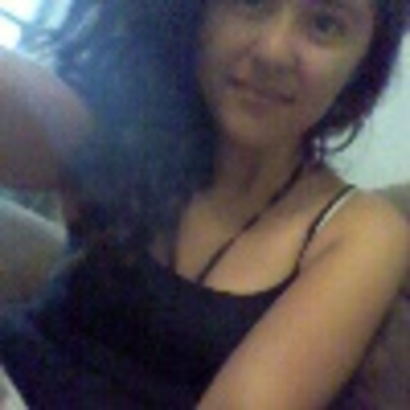 Profile Picture of Liselenna Morales (@liselenna) on Poshmark