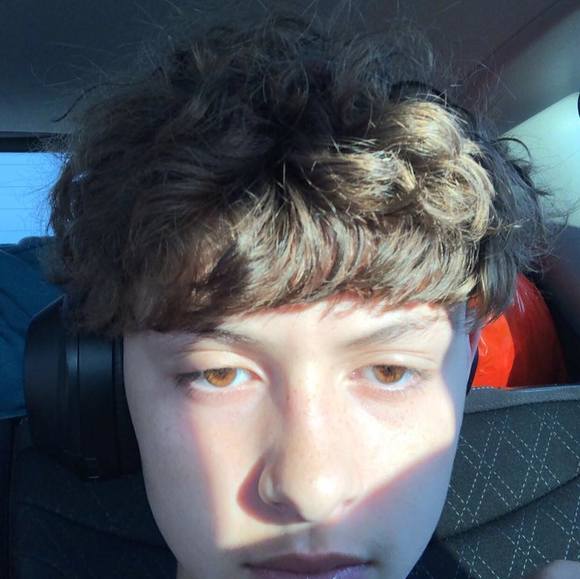 Profile Picture of Andrew Synnott (@andrewsynnott) on Poshmark
