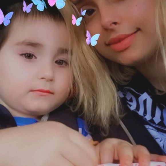 Profile Picture of Vanessa Mendell (@vanessamendell) on Poshmark