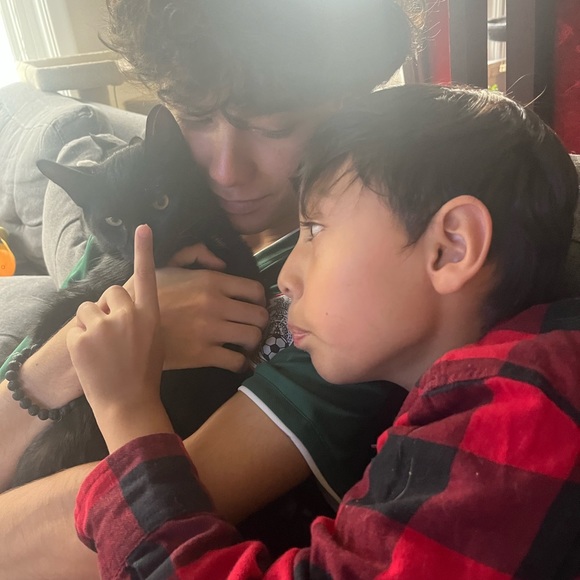 Daniel Santa cruz - Poshmark Profile Picture of Daniel Santa cruz (@dansantacruz) on Poshmark