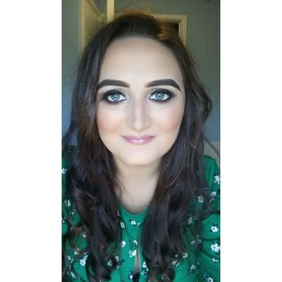 Profile Picture of Danielle Lowe (@Danielle_Lowe92) on Twitter