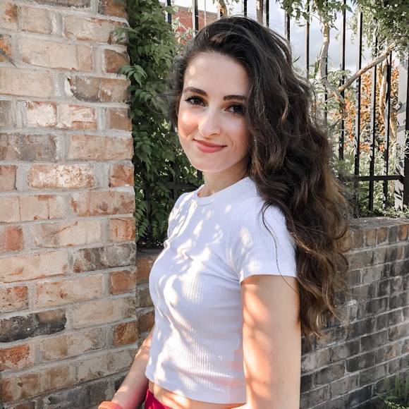 Profile Picture of Rachel Squier (@rts331) on Poshmark