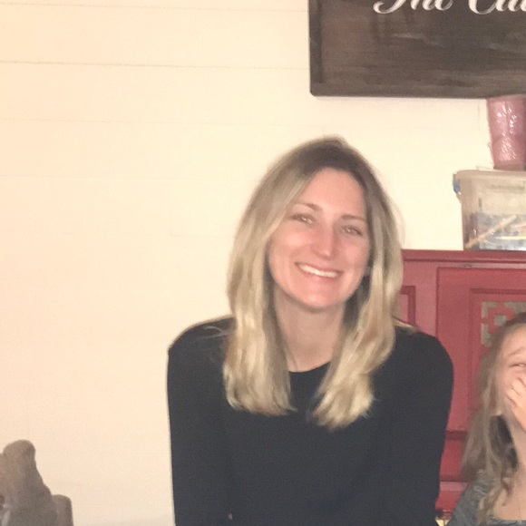 Profile Picture of Katelyn Cavanaugh (@katelyncavanaug) on Poshmark