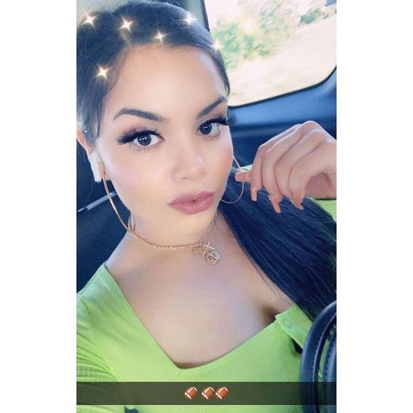 Profile Picture of Cassandra Cabrales (@cassandracab806) on Poshmark