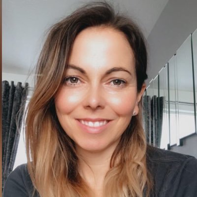 Profile Picture of Zoe Sinclair (@zoesinclair14) on Twitter