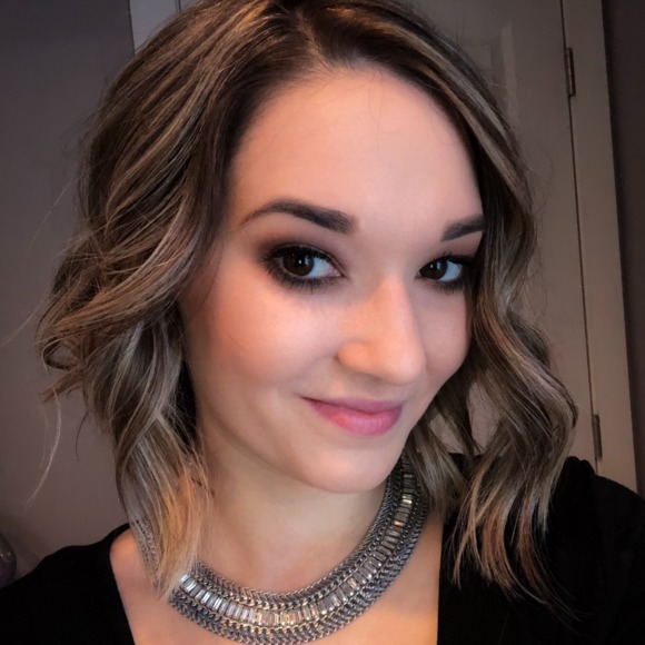 Profile Picture of Chelsea Strausbaugh (@cstraus8024) on Poshmark