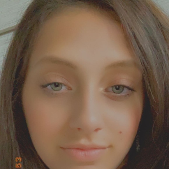 Profile Picture of Kemble Smith (@kembleaddison) on Poshmark
