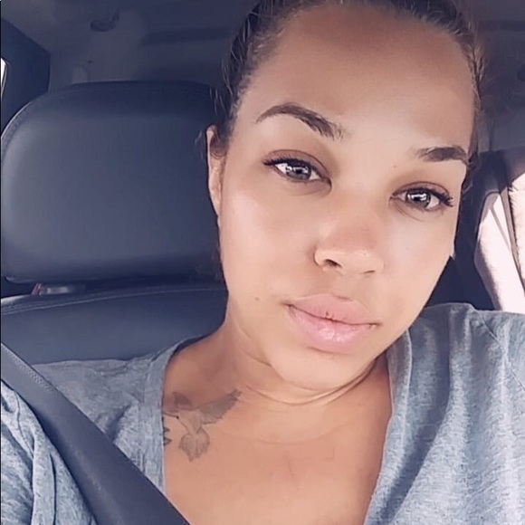 Profile Picture of Shawnee Pegues (@shawnee_p6) on Poshmark