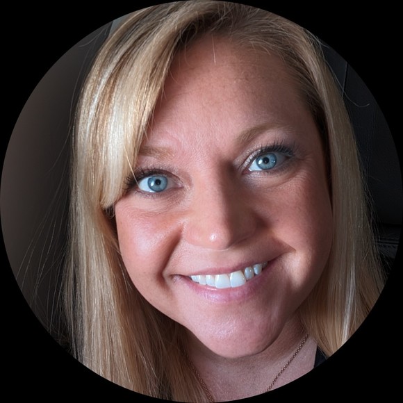 Profile Picture of Jamie Schaefer (@jschaefer32) on Poshmark