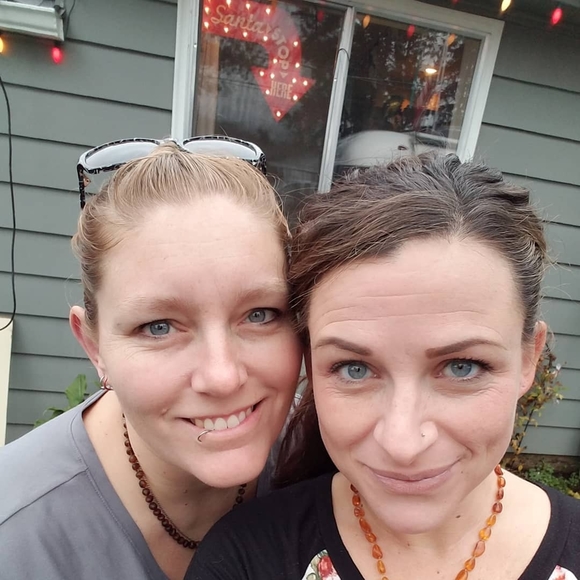 Profile Picture of Christina Weedon (@christinaweedon) on Poshmark