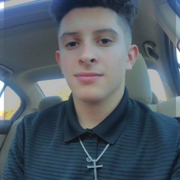 Profile Picture of Fernando Romero (@fernandorome268) on Poshmark